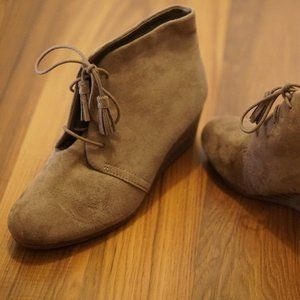 dr.scholls's comfy booties!